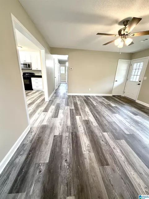 Entry Way - 100 Mims Cir, Clanton, AL 35045 photo 1 of 2