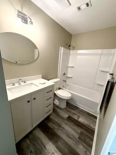 Bath - 100 Mims Cir, Clanton, AL 35045 photo 1 of 1