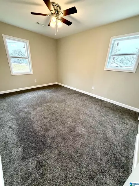 Bedroom - 100 Mims Cir, Clanton, AL 35045 photo 2 of 3