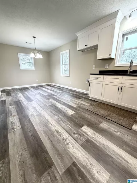Dining - 100 Mims Cir, Clanton, AL 35045 photo 2 of 2
