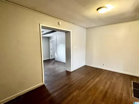 Living - 415 Thomas St, Warrior, AL 35180 photo 4 of 7