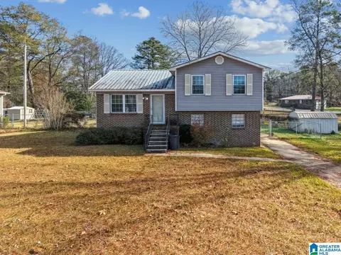 3013 Nixon Rd, Bessemer, AL 35022