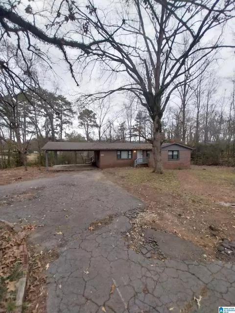 1536 Lilly Ln, Bessemer, AL 35023
