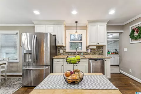 Kitchen - 705 Lay Dam Rd, Clanton, AL 35045 photo 2 of 5