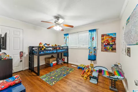 Bedroom - 705 Lay Dam Rd, Clanton, AL 35045 photo 4 of 7