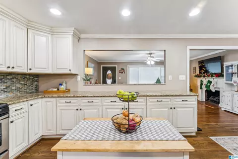 Kitchen - 705 Lay Dam Rd, Clanton, AL 35045 photo 5 of 5