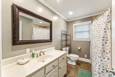 Bath - 705 Lay Dam Rd, Clanton, AL 35045 photo 3 of 3