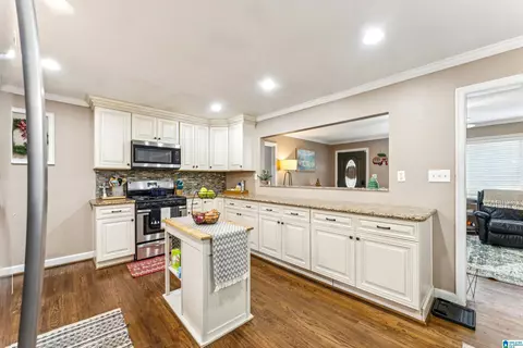 Kitchen - 705 Lay Dam Rd, Clanton, AL 35045 photo 3 of 5