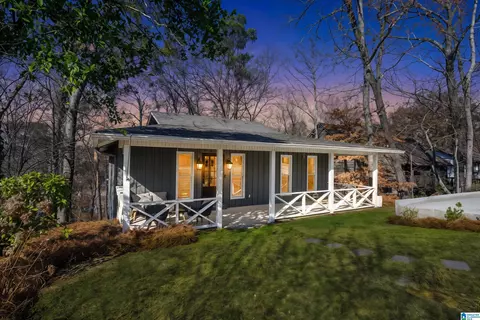 112 Crest Dr, Homewood, AL 35209