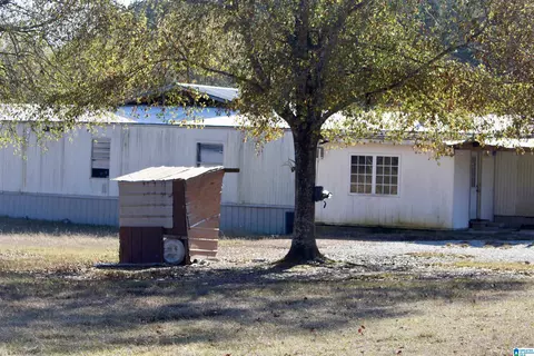 133 Thompson Dr, Vincent, AL 35178 photo 4
