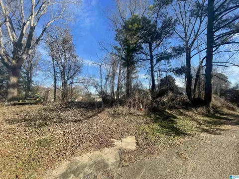142 6th Ct SW #142, Graysville, AL 35073