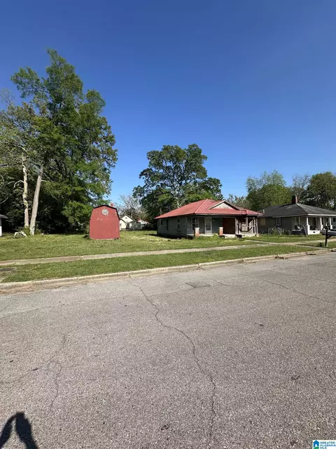 2105 Moore Ave, Anniston, AL 36201