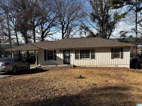 9240 Brookhurst Dr, Birmingham, AL 35235