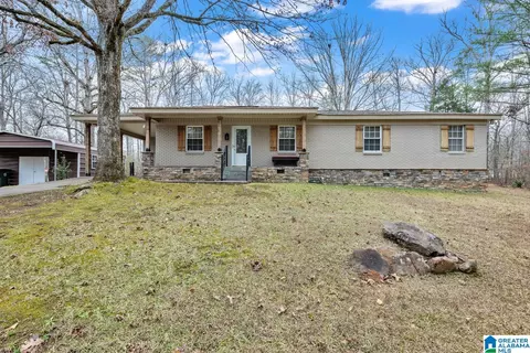 Exterior - 1702 Ridge Dr, Jasper, AL 35504 photo 2 of 9