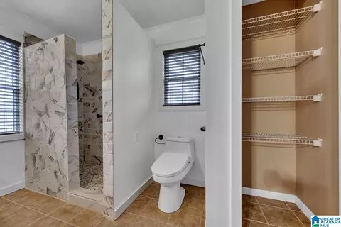 Bath - 1702 Ridge Dr, Jasper, AL 35504 photo 5 of 6