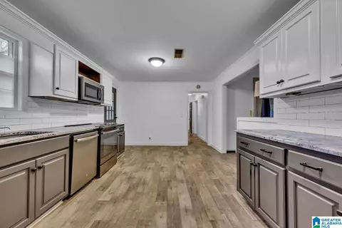 Entry Way - 1702 Ridge Dr, Jasper, AL 35504 photo 1 of 2