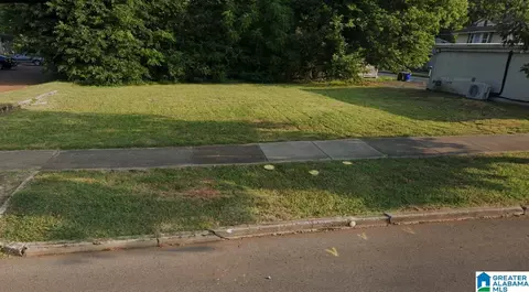 527 E Tuscaloosa St #384, Florence, AL 35630