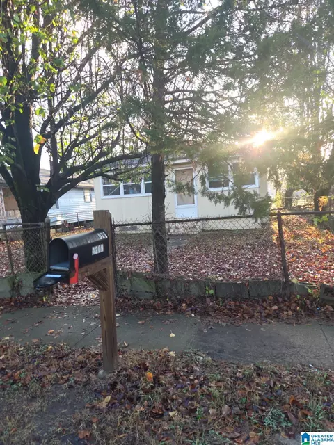 4209 Fred L Shuttlesworth Dr, Birmingham, AL 35207