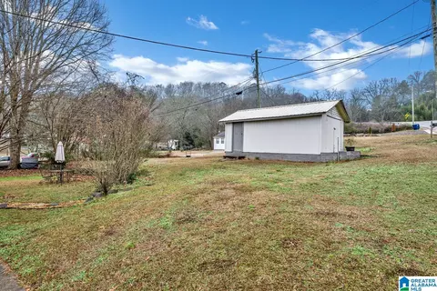 Exterior - 414 6th Ave E, Oneonta, AL 35121 photo 6 of 7