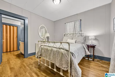Bedroom - 414 6th Ave E, Oneonta, AL 35121 photo 3 of 7
