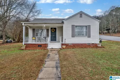Exterior - 414 6th Ave E, Oneonta, AL 35121 photo 1 of 7
