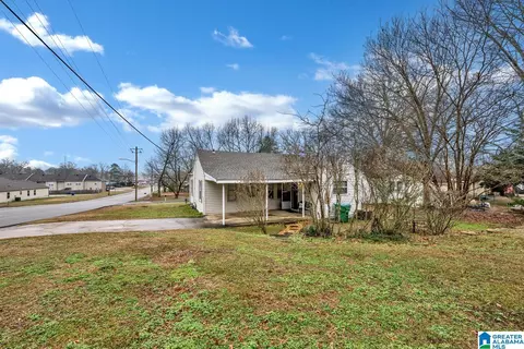 Exterior - 414 6th Ave E, Oneonta, AL 35121 photo 7 of 7