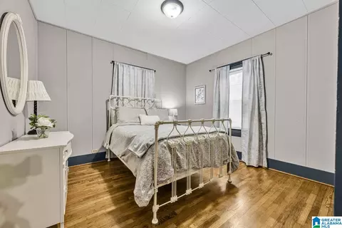 Bedroom - 414 6th Ave E, Oneonta, AL 35121 photo 2 of 7