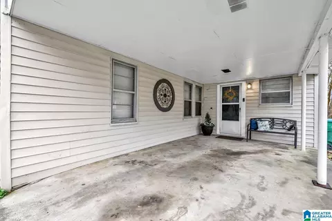 Exterior - 414 6th Ave E, Oneonta, AL 35121 photo 3 of 7