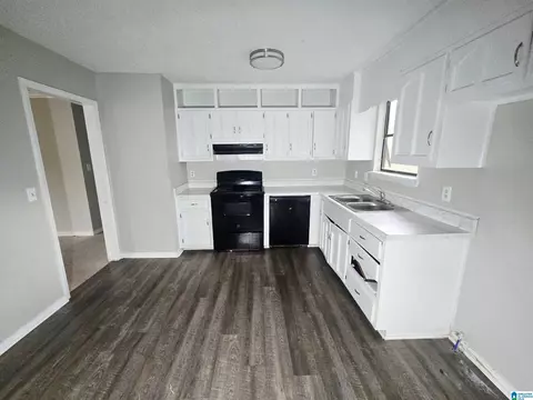 Kitchen - 4815 Vise Rd, Pinson, AL 35126 photo 4 of 4