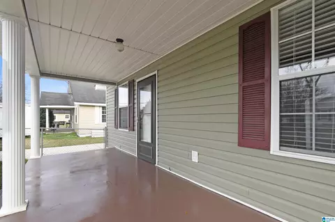Exterior - 803 15th Ave N, Clanton, AL 35045 photo 3 of 8