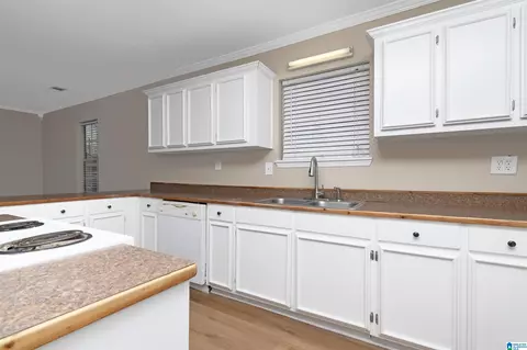 Kitchen - 803 15th Ave N, Clanton, AL 35045 photo 2 of 2