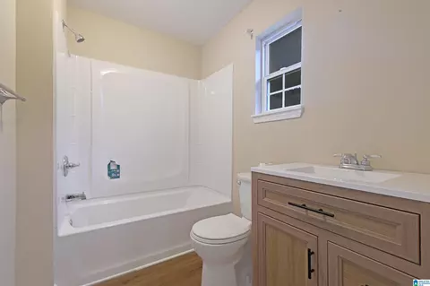 Bath - 803 15th Ave N, Clanton, AL 35045 photo 1 of 1