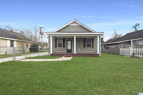 Exterior - 803 15th Ave N, Clanton, AL 35045 photo 1 of 8