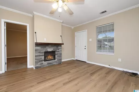 Living - 803 15th Ave N, Clanton, AL 35045 photo 3 of 4