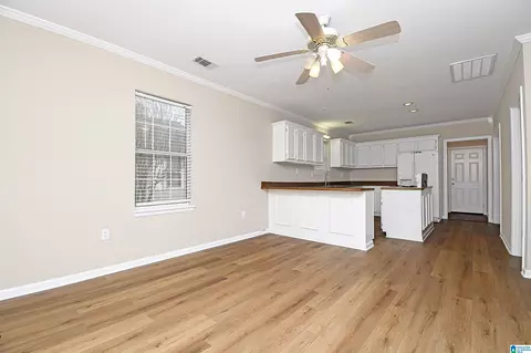 Living - 803 15th Ave N, Clanton, AL 35045 photo 2 of 4