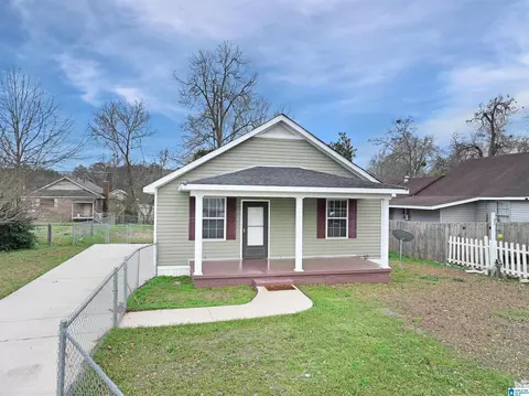 Exterior - 803 15th Ave N, Clanton, AL 35045 photo 8 of 8