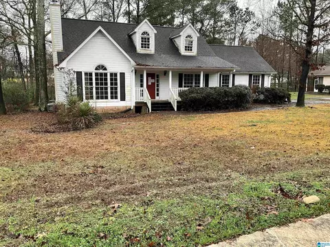 1058 Kings Forest Dr, Leeds, AL 35094