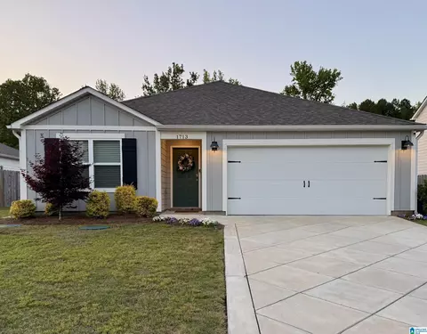 1713 Dixon Cir, Mount Olive, AL 35117