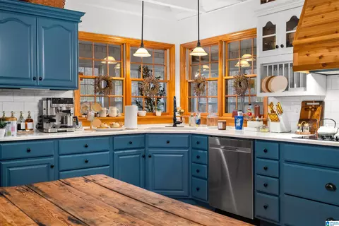 Kitchen - 140 Aubra Rd, Steele, AL 35987 photo 3 of 5