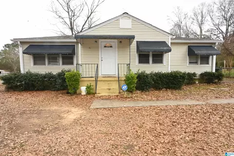 607 Ledford St, Weaver, AL 36277