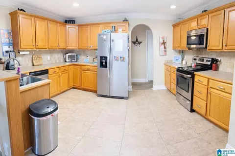 Kitchen - 140 Maplewood Dr, Clanton, AL 35045 photo 1 of 1