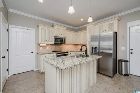 Kitchen - 20907 Sharon Dr, Lake View, AL 35111 photo 1 of 4