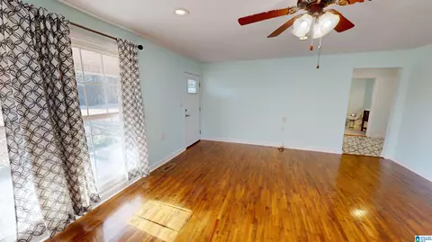 Living - 728 Wilson Rd, Clanton, AL 35045 photo 4 of 7