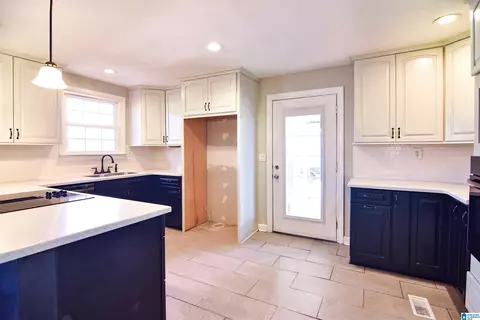 Kitchen - 728 Wilson Rd, Clanton, AL 35045 photo 4 of 10