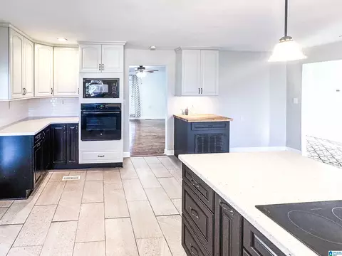 Kitchen - 728 Wilson Rd, Clanton, AL 35045 photo 3 of 10