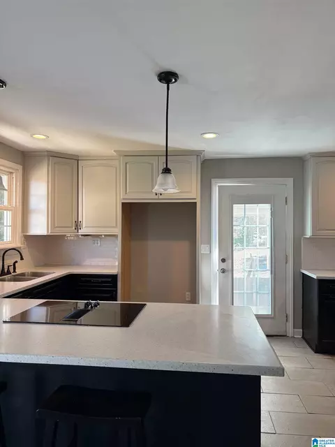Kitchen - 728 Wilson Rd, Clanton, AL 35045 photo 7 of 10