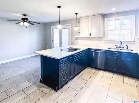 Kitchen - 728 Wilson Rd, Clanton, AL 35045 photo 5 of 10