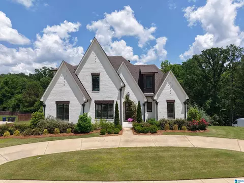 5747 Deercrest Ct, Trussville, AL 35173