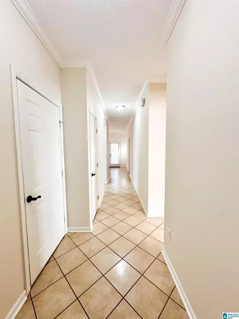 Entry Way - 8564 Dover Dr, Leeds, AL 35094 photo 2 of 2