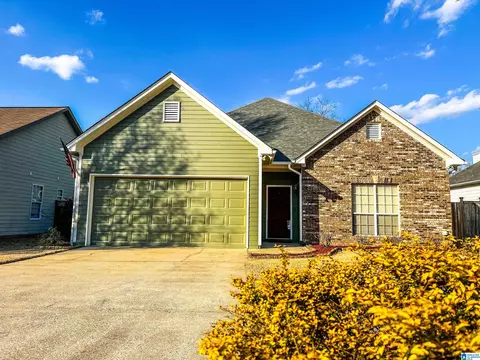 Exterior - 8564 Dover Dr, Leeds, AL 35094 photo 2 of 11